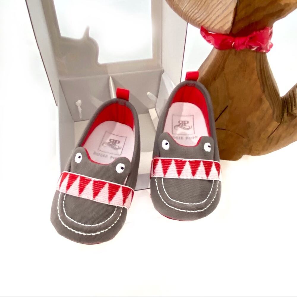 Rosie Pope Baby Shoes New In Box 6-9 Mo. (Box Damage) Gray Red Alligator Crib